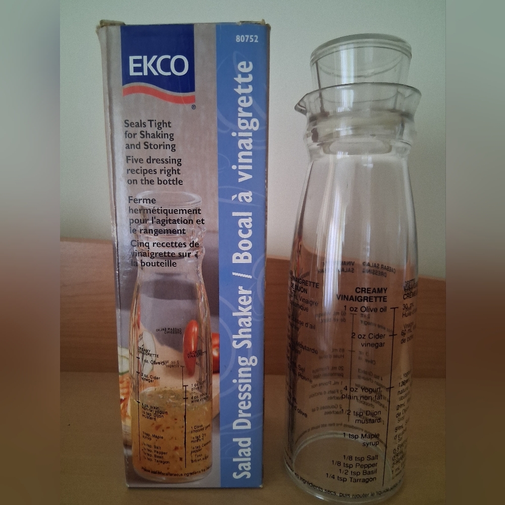 EKCO Salad Dressing Shaker with Blue Label